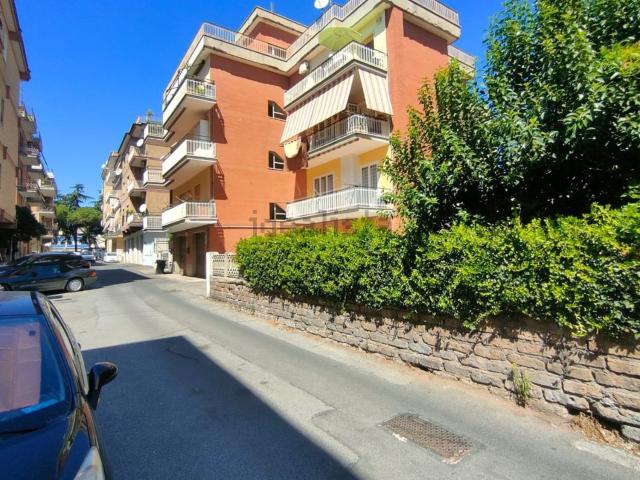 Appartamento in affitto di 90 m² in Via Mario Colacchi