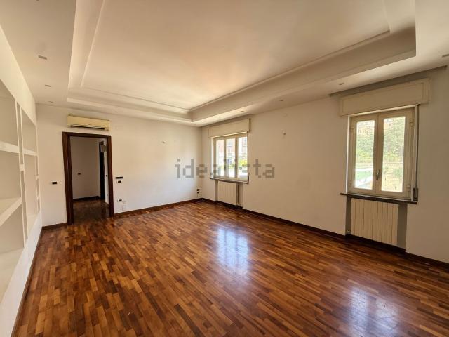 Appartamento in affitto di 90 m² in Via Michelangelo Schipa, 64