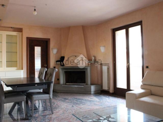 Appartamento in affitto di 90 m² in Via Ofelia Giugni
