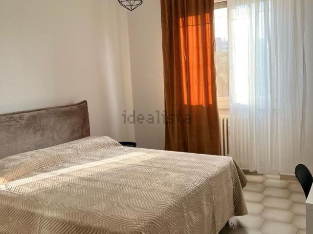 Appartamento in affitto di 90 m² in Via Petrarca Francesco, 35