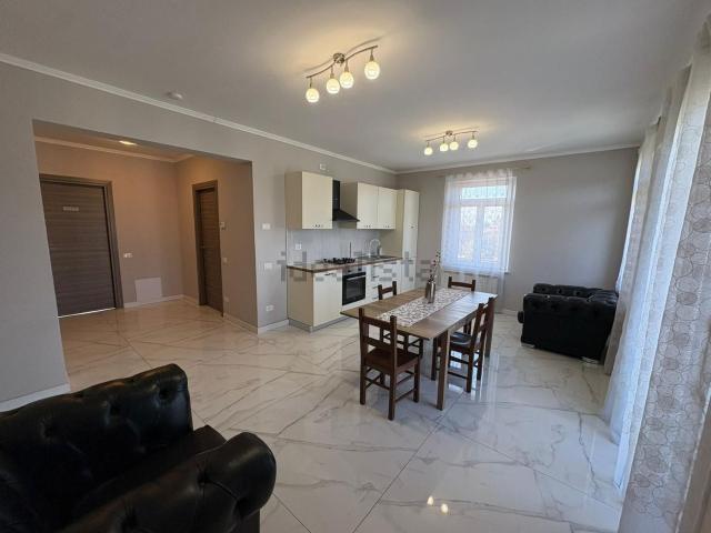 Appartamento in affitto di 90 m² in Via Pozzuolo, 3