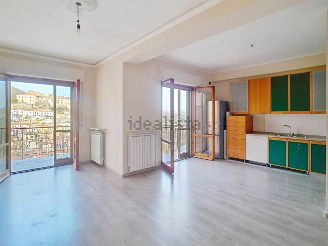 Appartamento in affitto di 90 m² in Via Raia dei Monaci