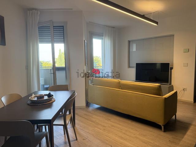 Appartamento in affitto di 90 m² in Via Riccardo Zandonai