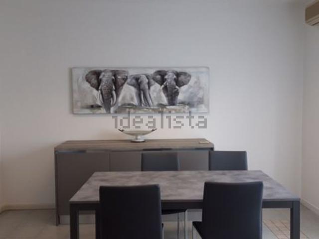 Appartamento in affitto di 90 m² in Via Roma