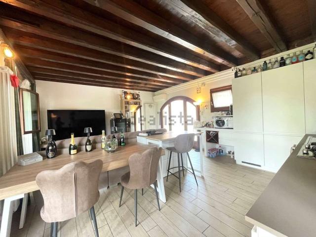 Appartamento in affitto di 90 m² in Via Roma