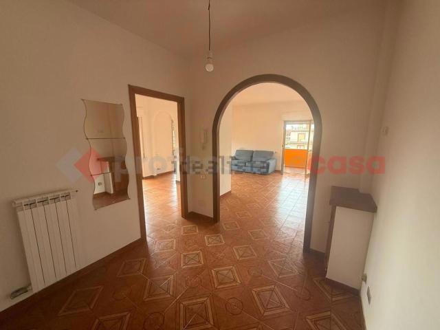 Appartamento in affitto di 90 m² in Via Roma