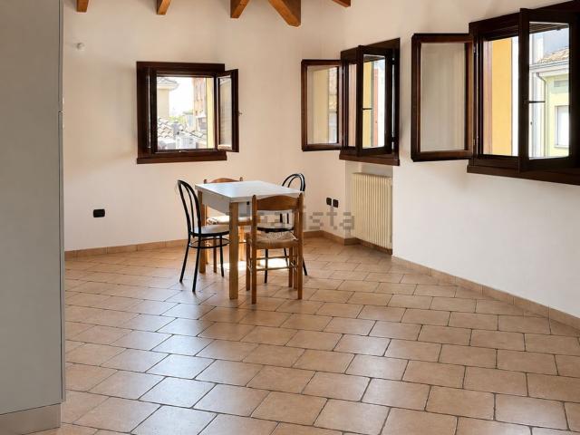 Appartamento in affitto di 90 m² in Via Roma