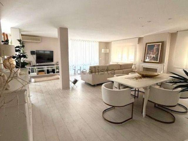 Appartamento in affitto di 90 m² in Via Romano Damiani