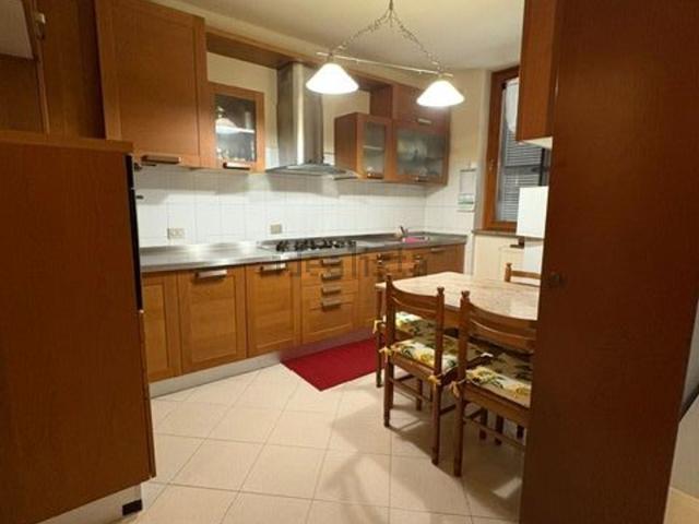 Appartamento in affitto di 90 m² in Via Scalabrini