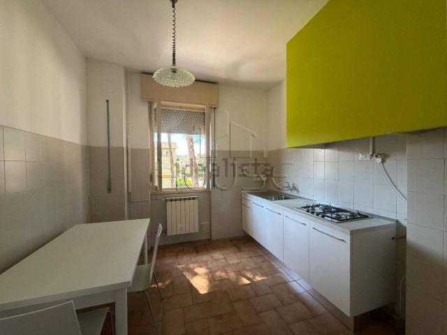 Appartamento in affitto di 90 m² in Via Sant&apos Amanzio, 7