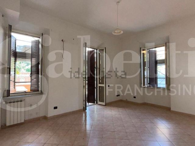 Appartamento in affitto di 90 m² in Via Santa Croce in Gerusalemme