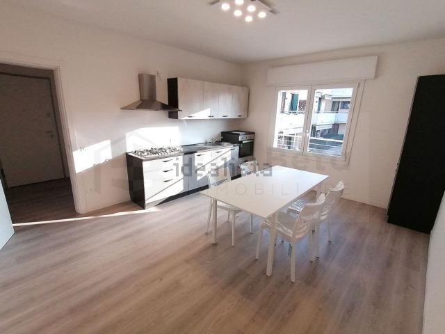 Appartamento in affitto di 90 m² in Via Salata
