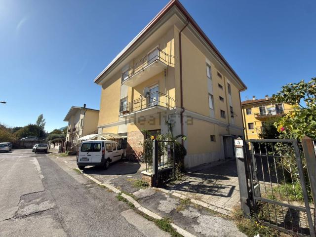 Appartamento in affitto di 90 m² in Via Seratino Carocci, 19