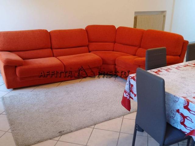 Appartamento in affitto di 90 m² in Via Simone Vesi