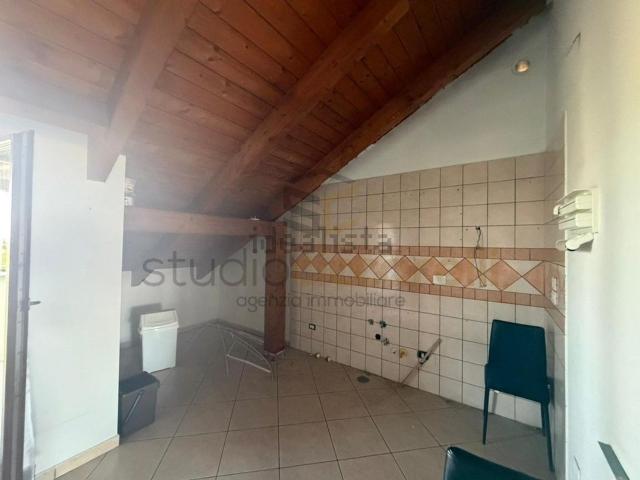 Appartamento in affitto di 90 m² in Via Spazzilli