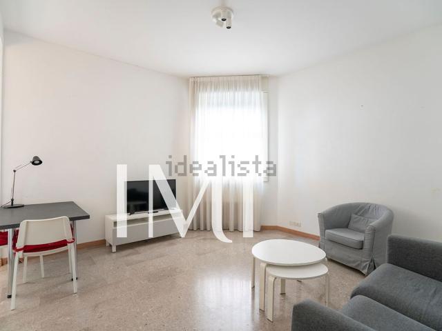Appartamento in affitto di 90 m² in Viale Andrea Doria, 17