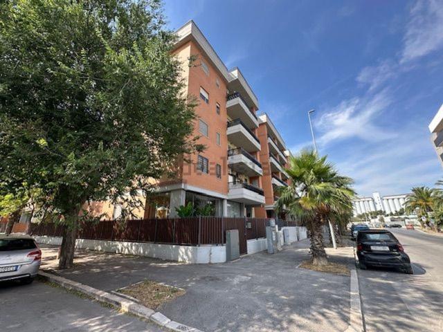Appartamento in affitto di 90 m² in Viale Kennedy John Fitzgerald, 2