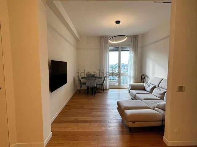 Appartamento in affitto di 90 m² in Viale Pisa, 33