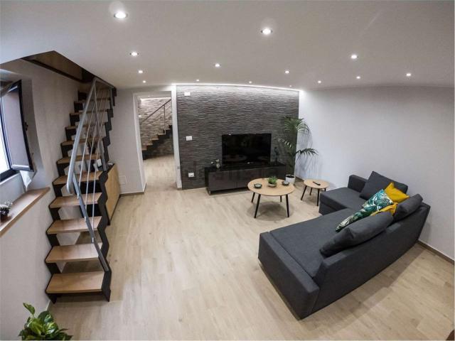 Appartamento in affitto di 90 m² in Viale Teocrito