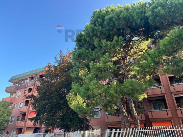 Appartamento in affitto di 91 m² in Via Tommaso Grossi, 6