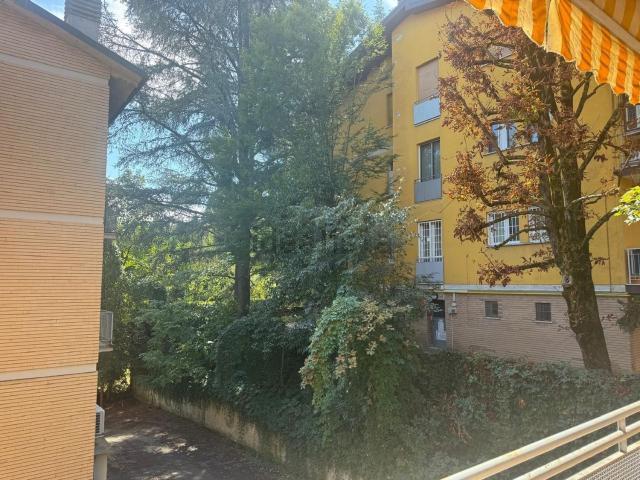 Appartamento in affitto di 91 m² in Via Bellacosta