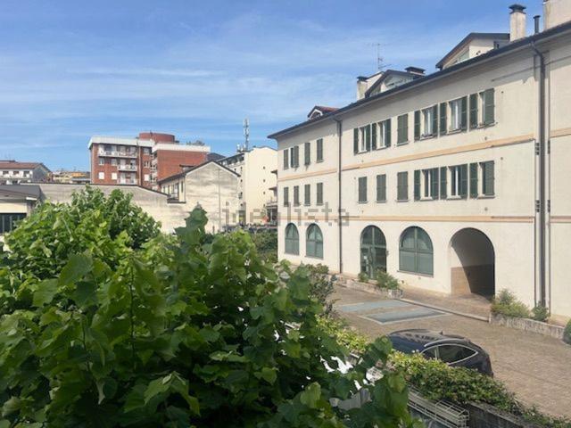 Appartamento in affitto di 91 m² in Via Bernardino Luini, 8