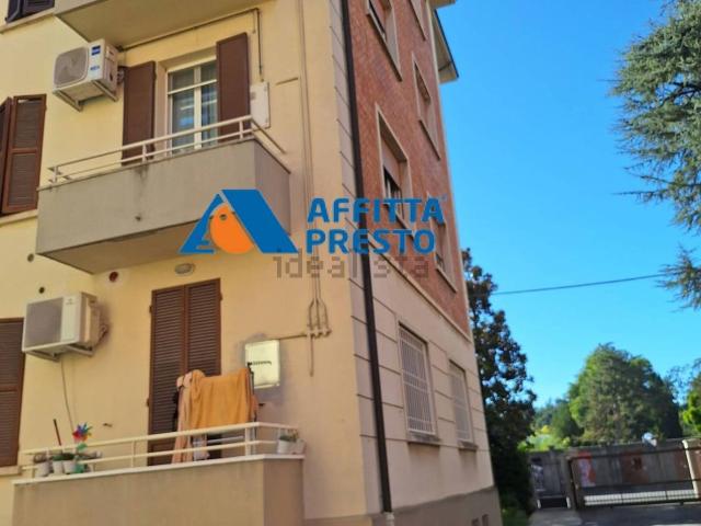 Appartamento in affitto di 91 m² in Via del Triumvirato, 9