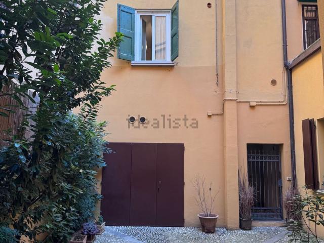 Appartamento in affitto di 91 m² in Via Francesco Acri