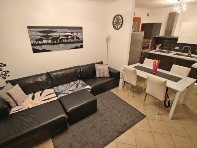 Appartamento in affitto di 91 m² in Via Rugoletto