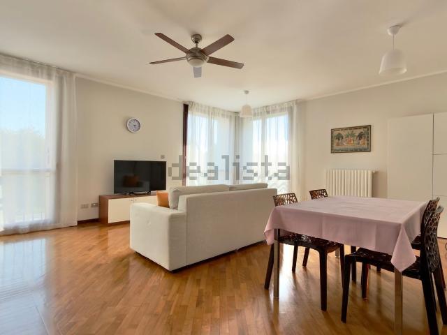 Appartamento in affitto di 92 m² in Via dei Sanmicheli, 3