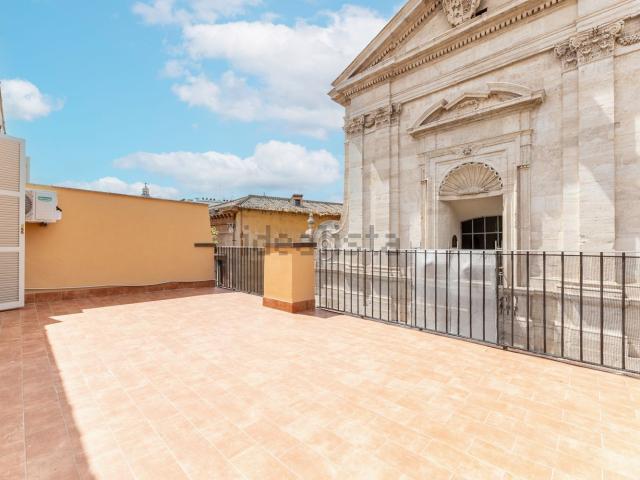 Appartamento in affitto di 92 m² in Via del Corso, 47