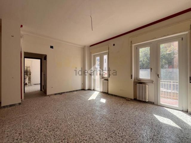 Appartamento in affitto di 92 m² in Via Rosato Guido, 16