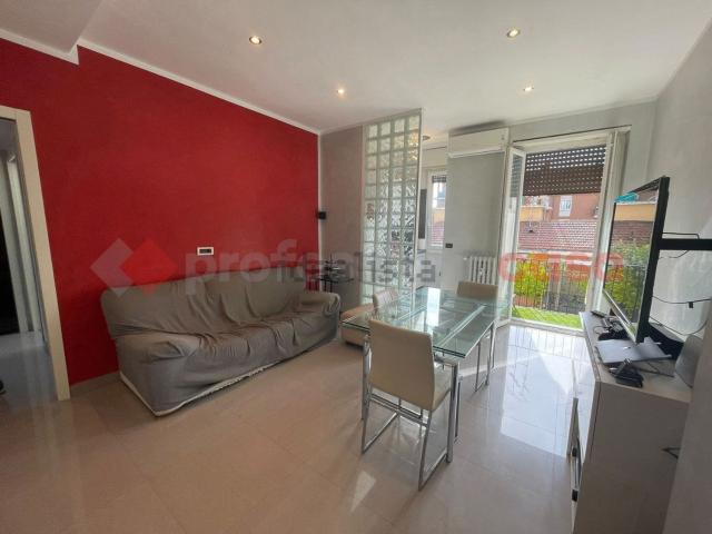 Appartamento in affitto di 92 m² in Viale Carlo Troya, 8
