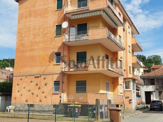 Appartamento in affitto di 97 m² in Via Azario, 4