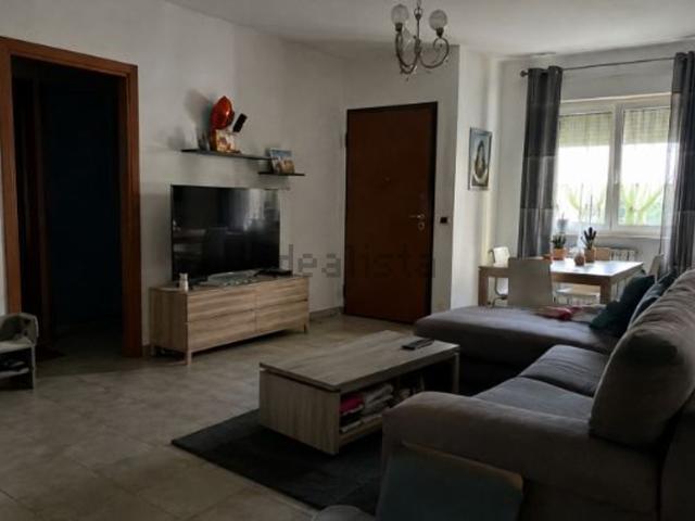 Appartamento in affitto di 97 m² in Via della Marina