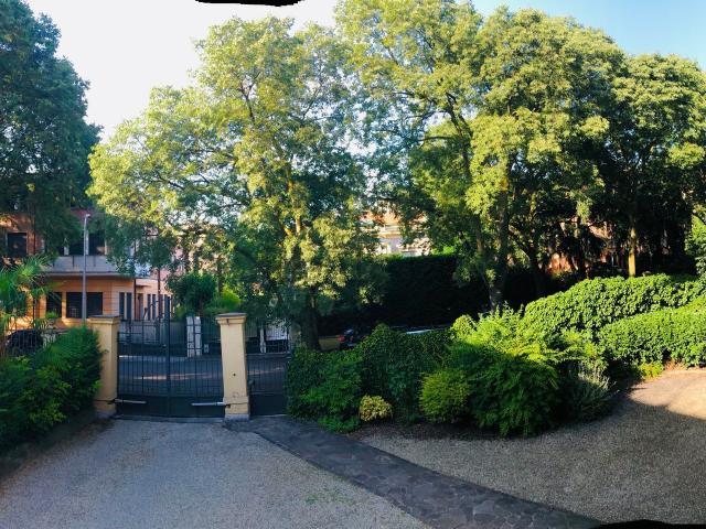 Appartamento in affitto di 97 m² in Via F. Prampolini