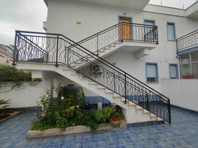 Appartamento in affitto di 97 m² in Via Saline, 74