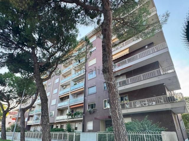 Appartamento in affitto di 97 m² in Viale Cadore, 17