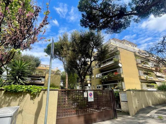 Appartamento in affitto di 97 m² in Viale Cortina d&apos Ampezzo