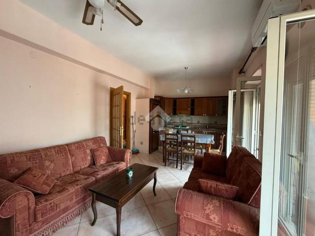 Appartamento in affitto di 94 m² in Via degli Ernici, 16