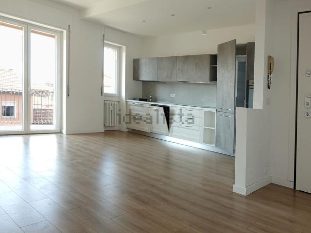 Appartamento in affitto di 94 m² in Via delle Forze Armate, 362