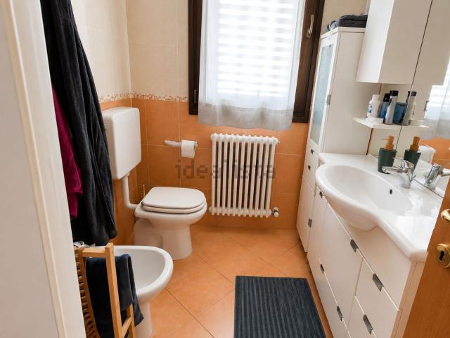 Appartamento in affitto di 94 m² in Via don Leo Commissari