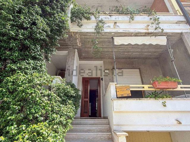 Appartamento in affitto di 94 m² in Via Genova, 5