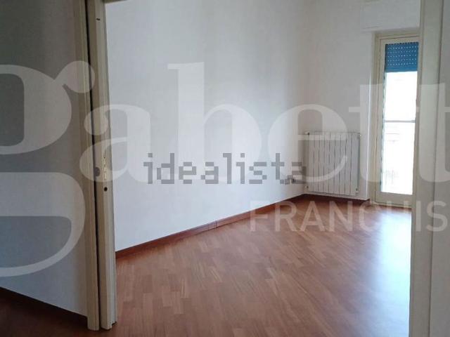 Appartamento in affitto di 94 m² in Via Giuseppe Sciuti, 206