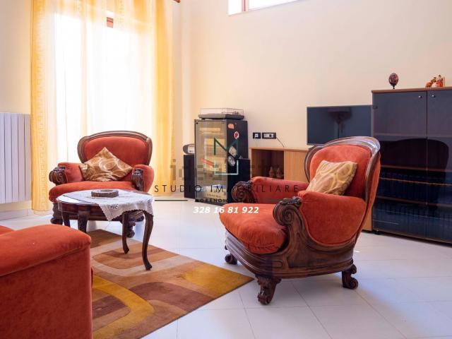 Appartamento in affitto di 94 m² in Via Saverio Crisci, 1