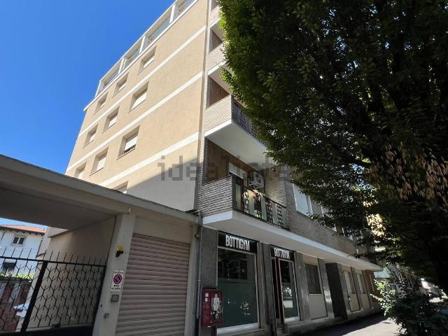 Appartamento in affitto di 94 m² in Viale Medaglie d’Oro, 55