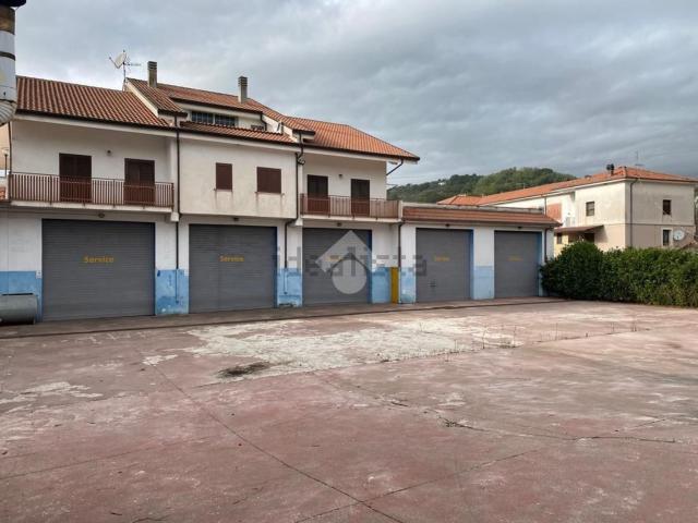 Appartamento in affitto di 950 m² in Via Duca