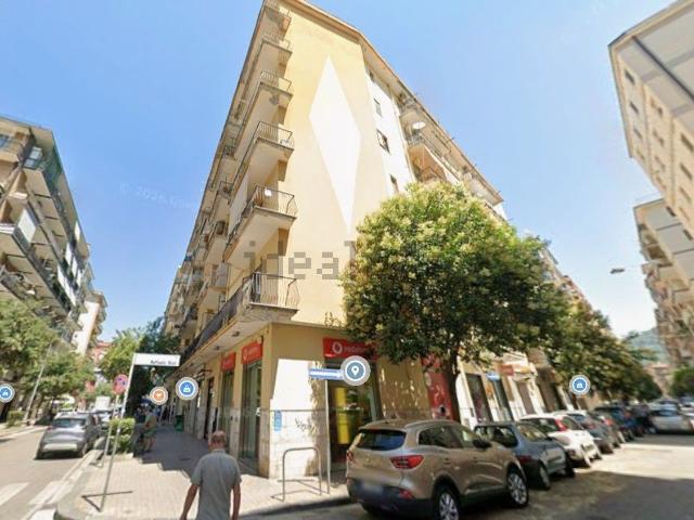 Appartamento in affitto di 95 m² in Via Trento, 39