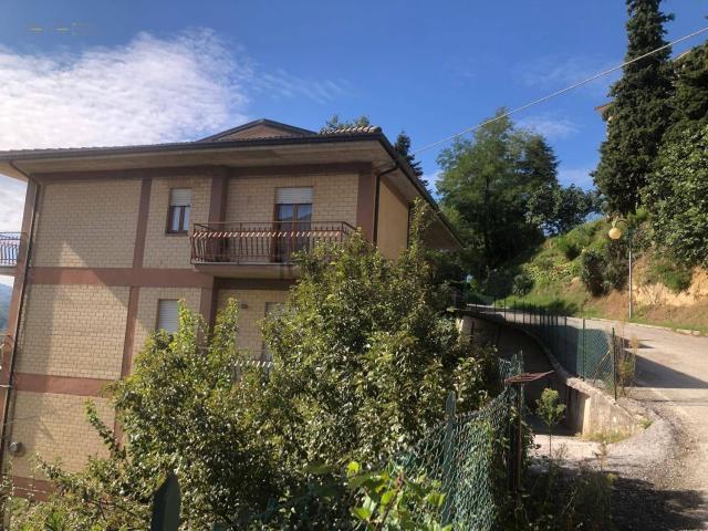 Appartamento in affitto di 95 m² in Via Aldo Moro, 11