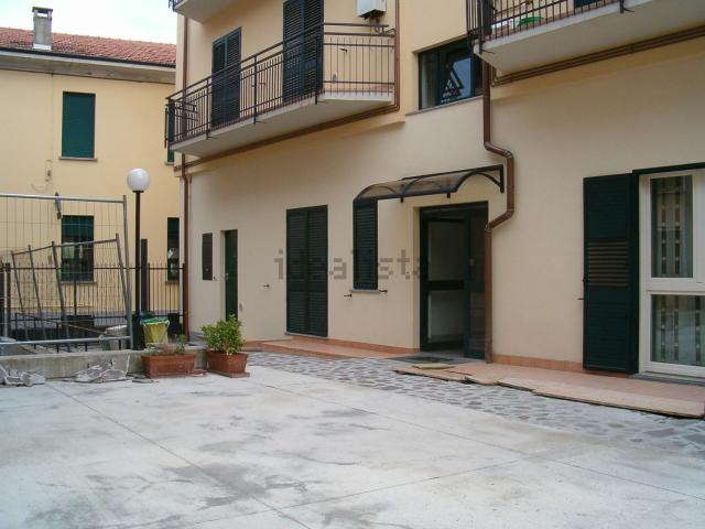 Appartamento in affitto di 95 m² in Via Alessandro Manzoni, 10